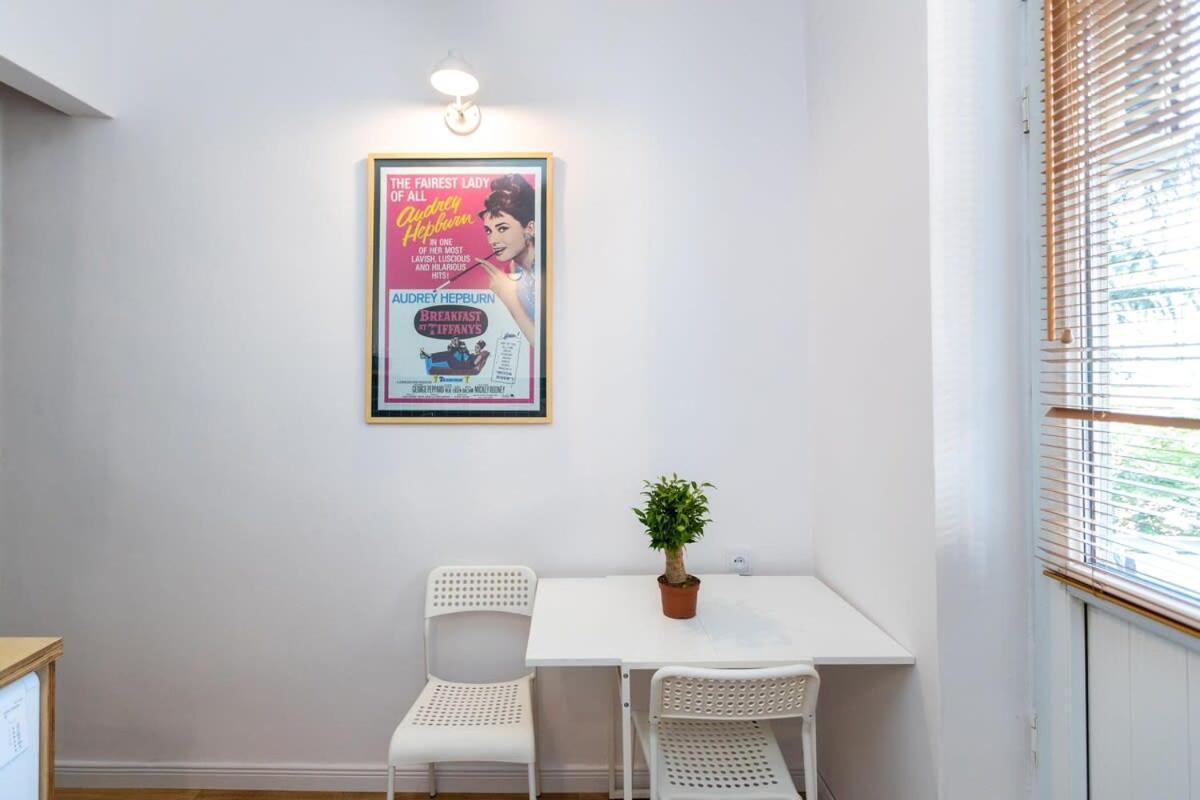 Central Vera Studio - Ideal For 3 - By Wehost Тбілісі Екстер'єр фото