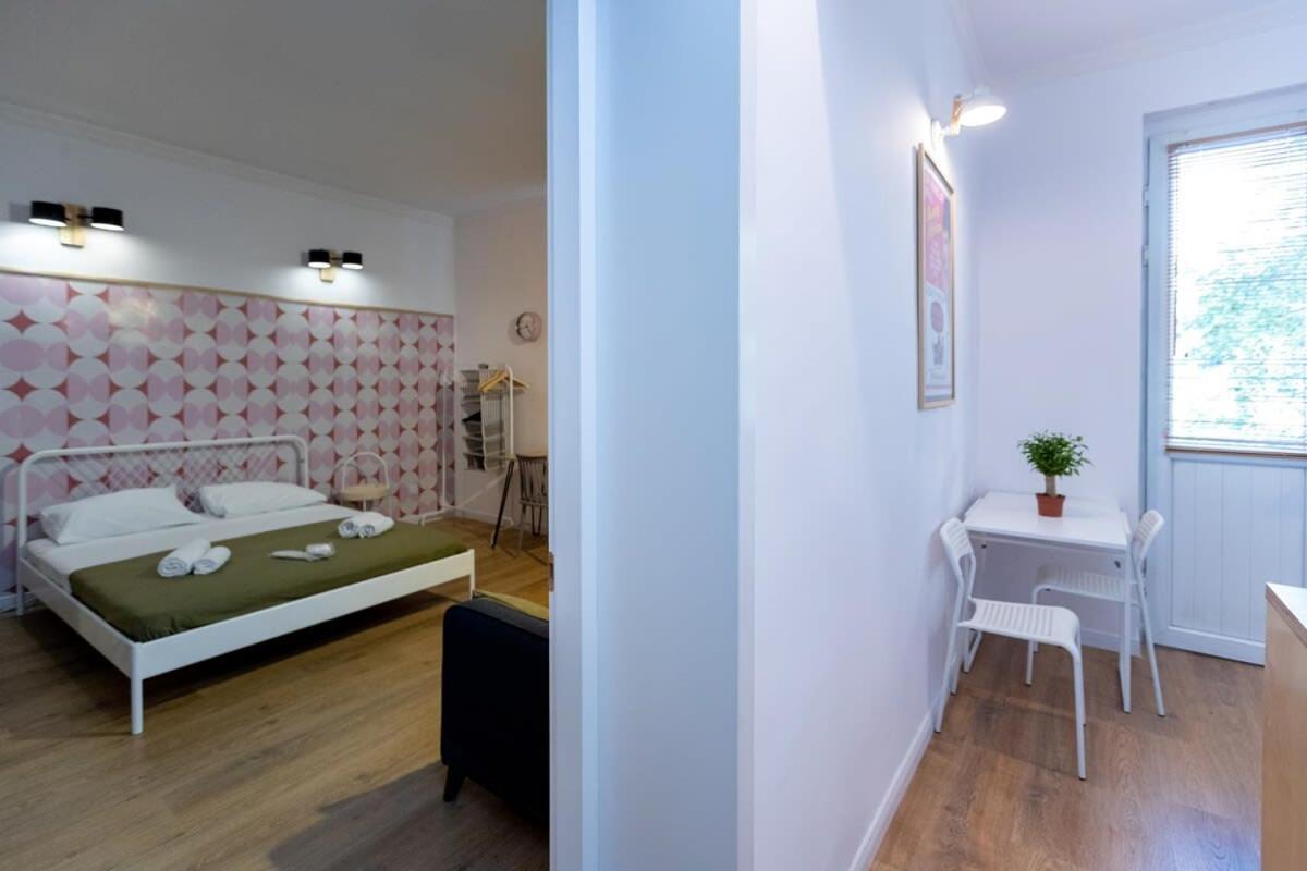 Central Vera Studio - Ideal For 3 - By Wehost Тбілісі Екстер'єр фото